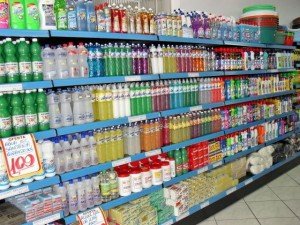 Gôndolas em Supermercado para Produtos de Limpeza